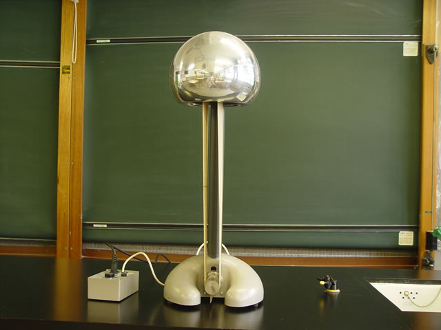 感應與超高壓電源起電 Phy01A014